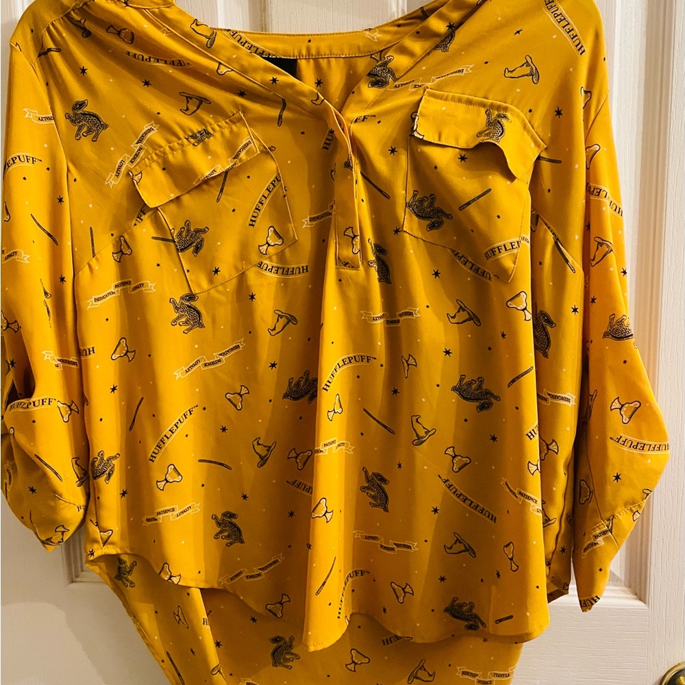 Torrid Harry Potter Hufflepuff Women's Yellow Blouse